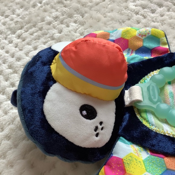 Infantino Cuddly Teether Puffin Crinkle Head Wings Tummy Embroidered Eyes - Picture 5 of 7